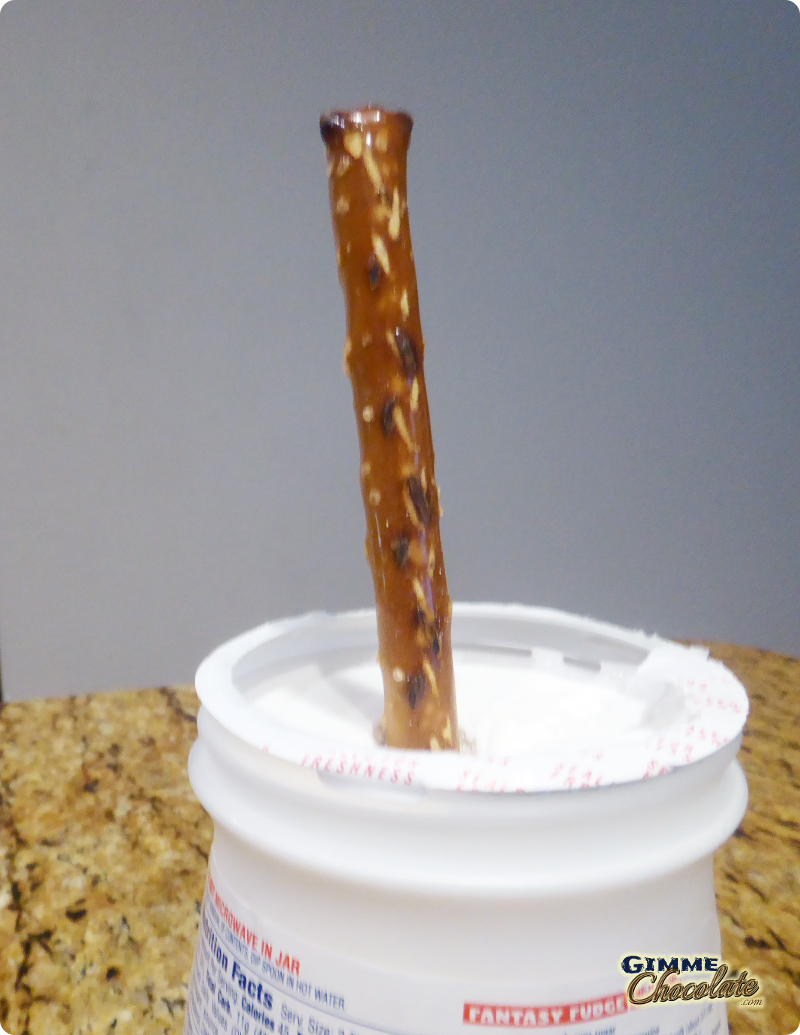 marshmallow fluff with pretzel